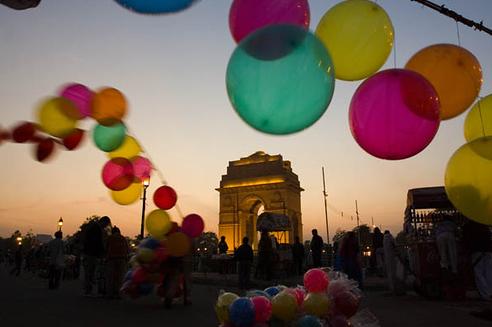Globos en The Gate of India (Delhi). Foto por Captain Suresh.
