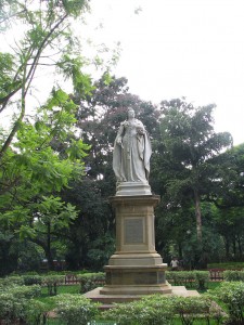 Viajar a Bangalore. Estatua de la Reina Victoria en Parque Cubbon 