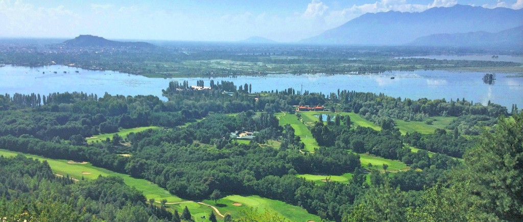 GOLF EN INDIA: The Royal Springs Golf course at Srinagar is one of India's top golf courses & the only design in India by the world famous Golf architect Robert Trent Jones II
