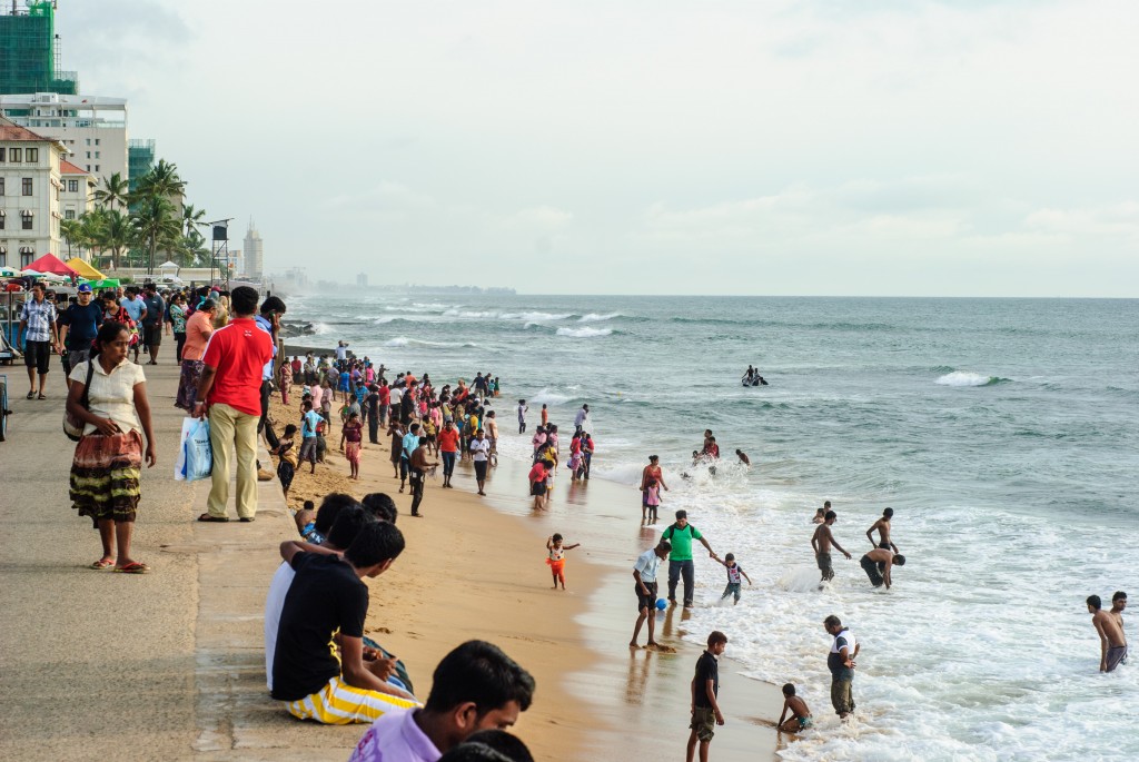 Galle Face Green: Typical waterfront scene
