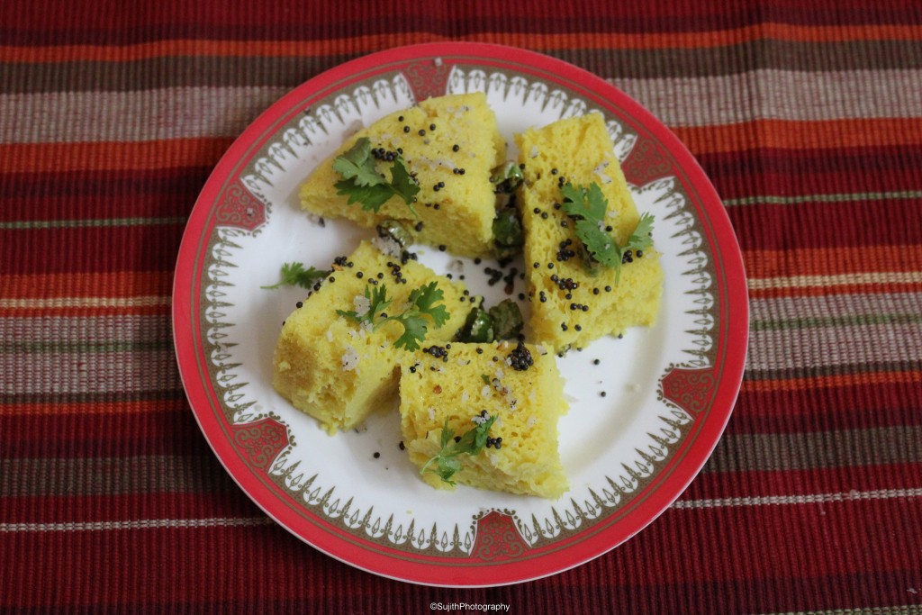 5 platos vegetarianos de la India - Dhokla