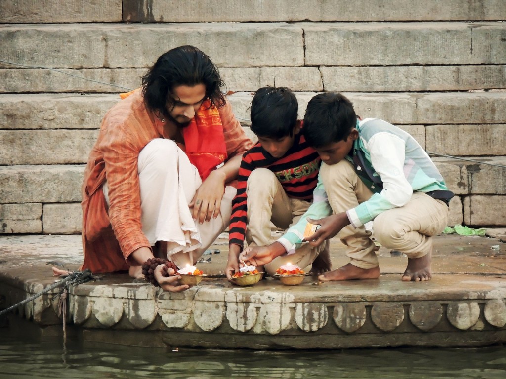 Kumbh Mela en Haridwar - Ofrenda