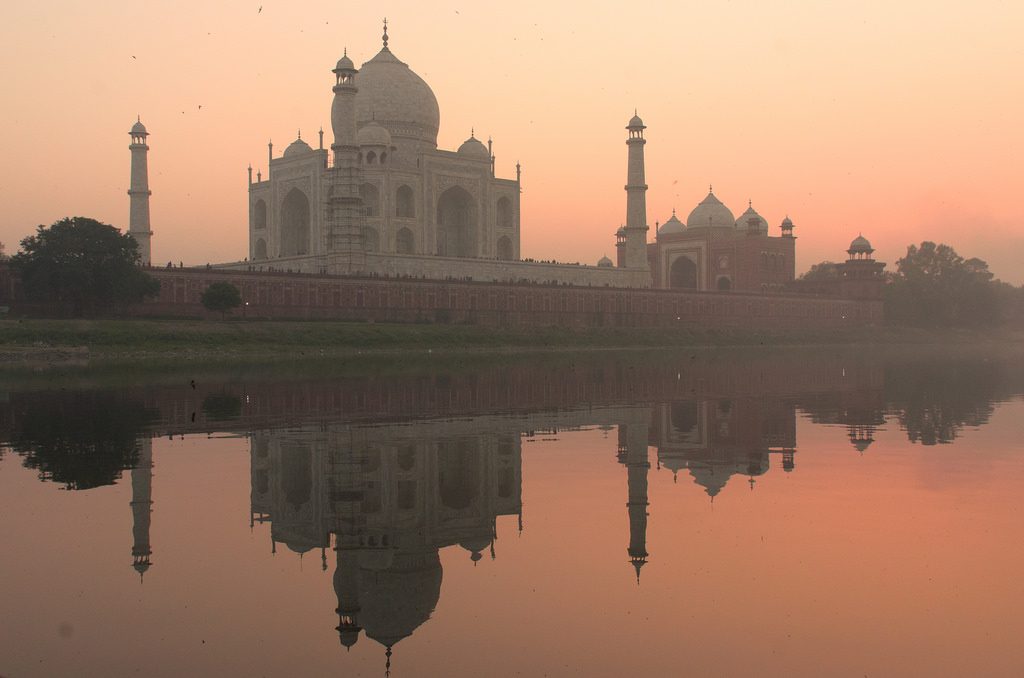 India del Norte y Mumbai: Taj Mahal al amanecer