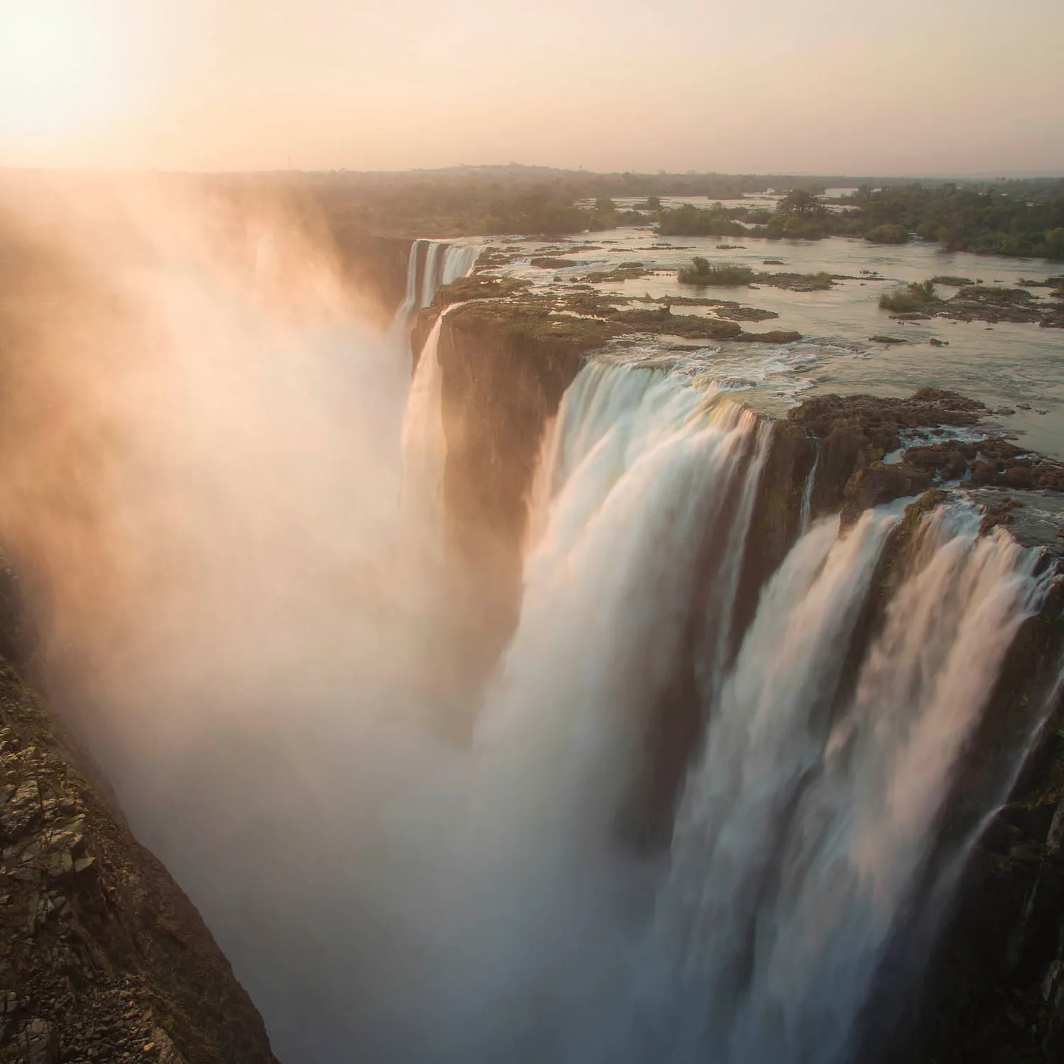 caida de agua en victoria falls cataratas victoria