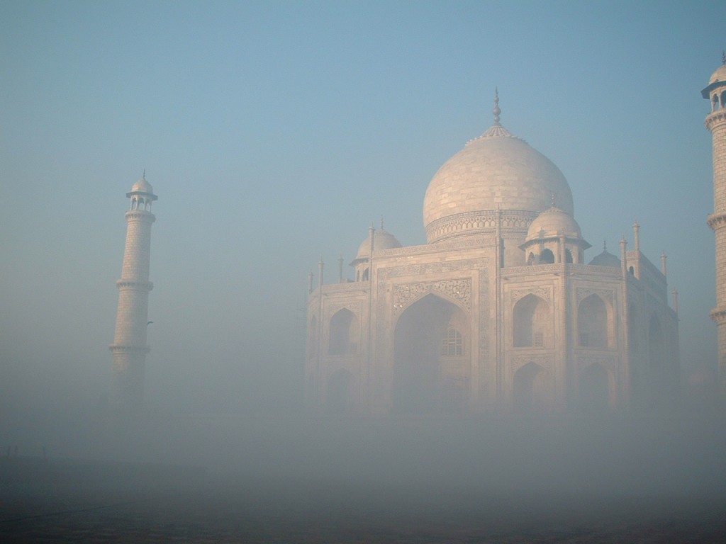 Ventajas de viajar a la India con guía acompañante en castellano - Taj Mahal