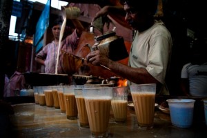 Desayuno indio vendedor callejero de chai wiki media commons