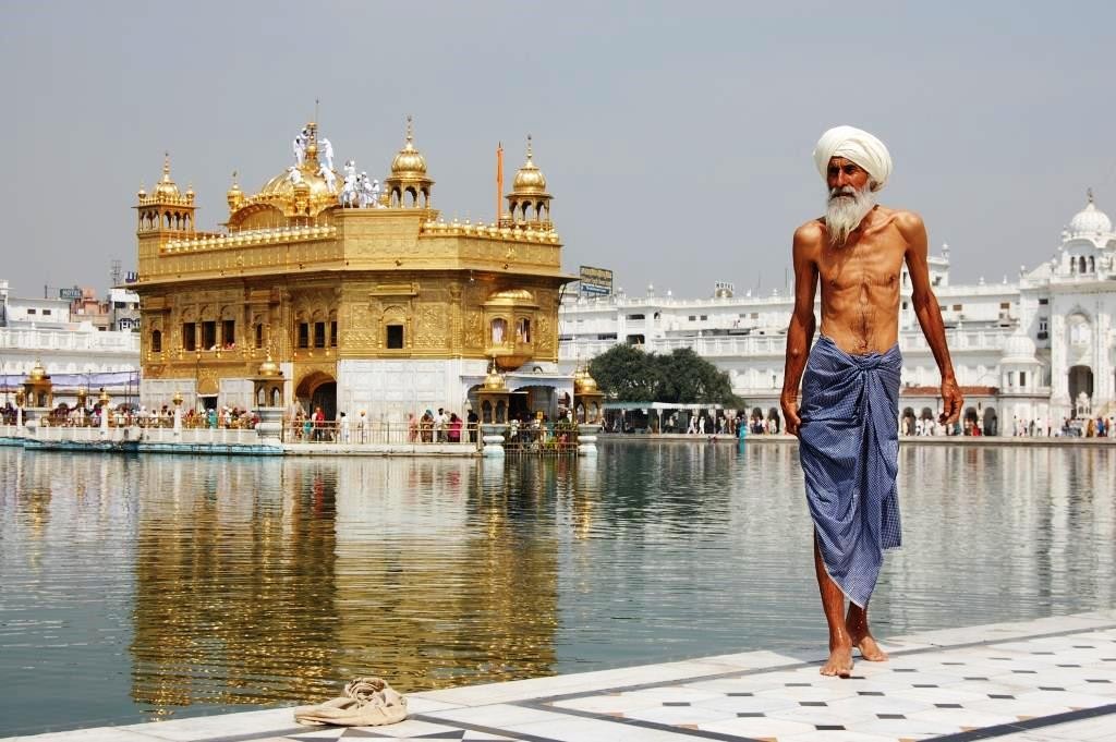 Amritsar qué ver - Sikh pilgrim at the Golden Temple