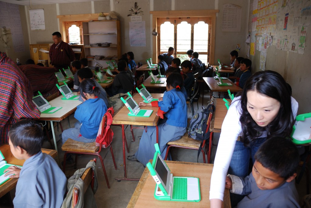 Senderismo en Butan. Escuela de Timphu. 