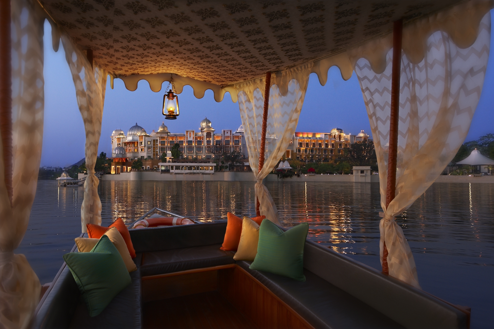 Viajes de lujo a India y Hoteles en India. The Leela Udaipur