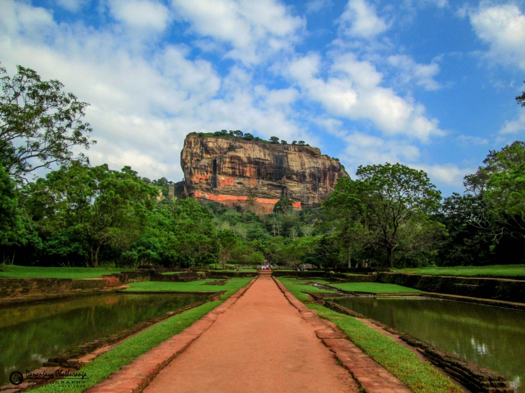 Viajar a Sri Lanka en Semana Santa. Roca del León en Sigiriya