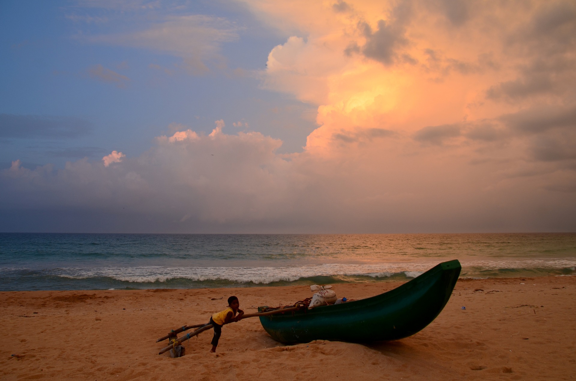 Viajar a Sri Lanka en junio - Playa al atardecer 