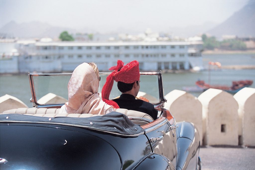 Hospedarse en el lago Pichola de India