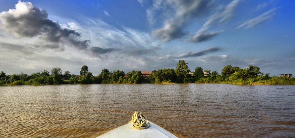 Glamping en India : vistas del río Denwa en Saptura