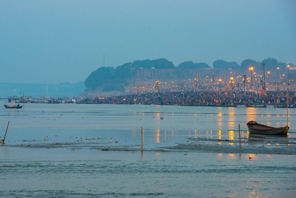 Triveni Sangam es el lugar de tres ríos en Allahabad