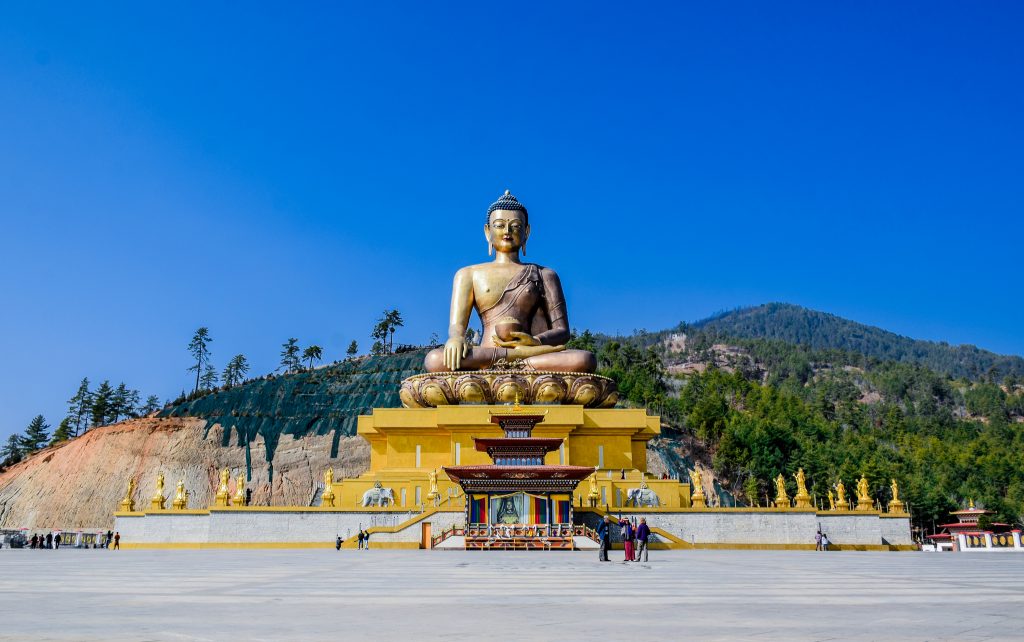 Dordenma en Bután es una de las mayores estatuas budistas