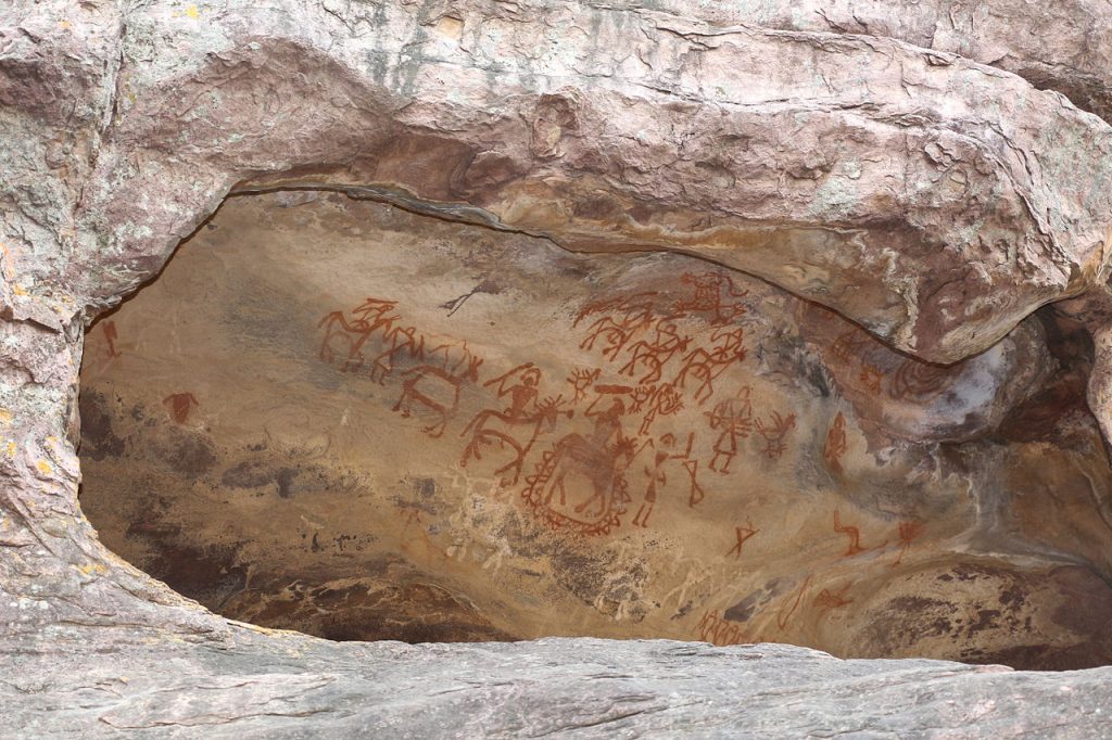 Primeras pinturas registradas de las cuevas de Bhimbetka.