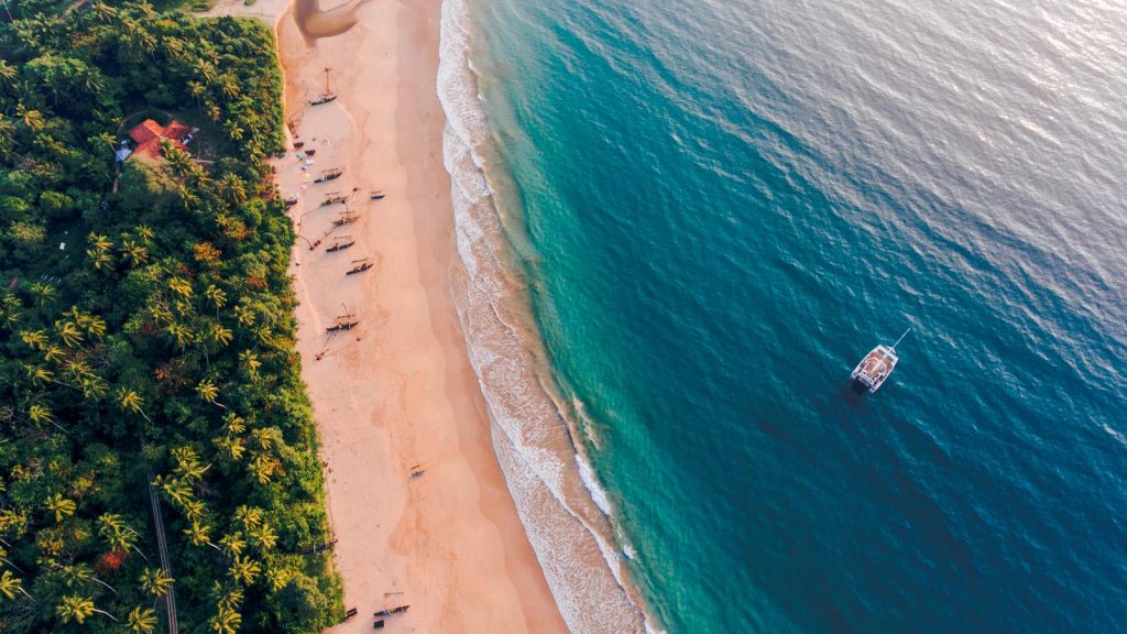 Playa de Mirissa desde las alturas