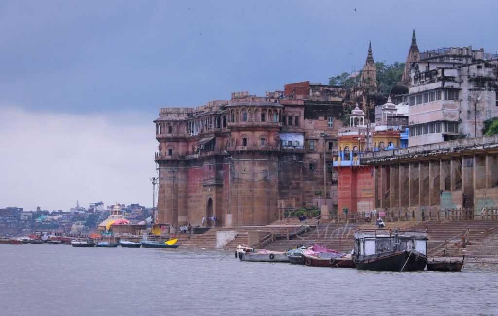 Vista de Ramnagar Fort junto al río Ganges 