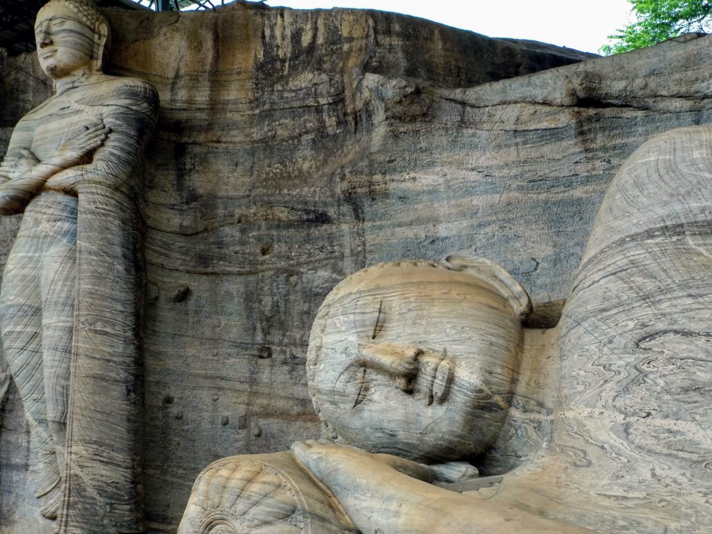 Buda dormido en la ciudad de Polonnaruwa de Sri Lanka 