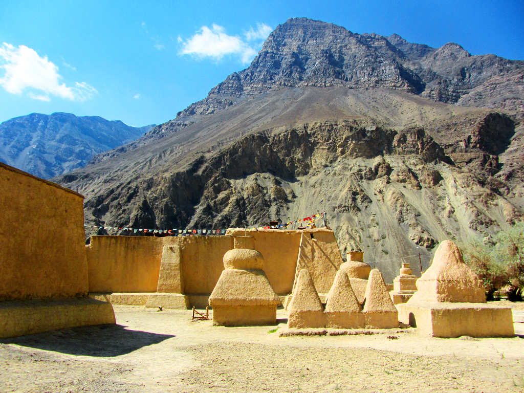 Estupas en el Monasterio de Tabo 