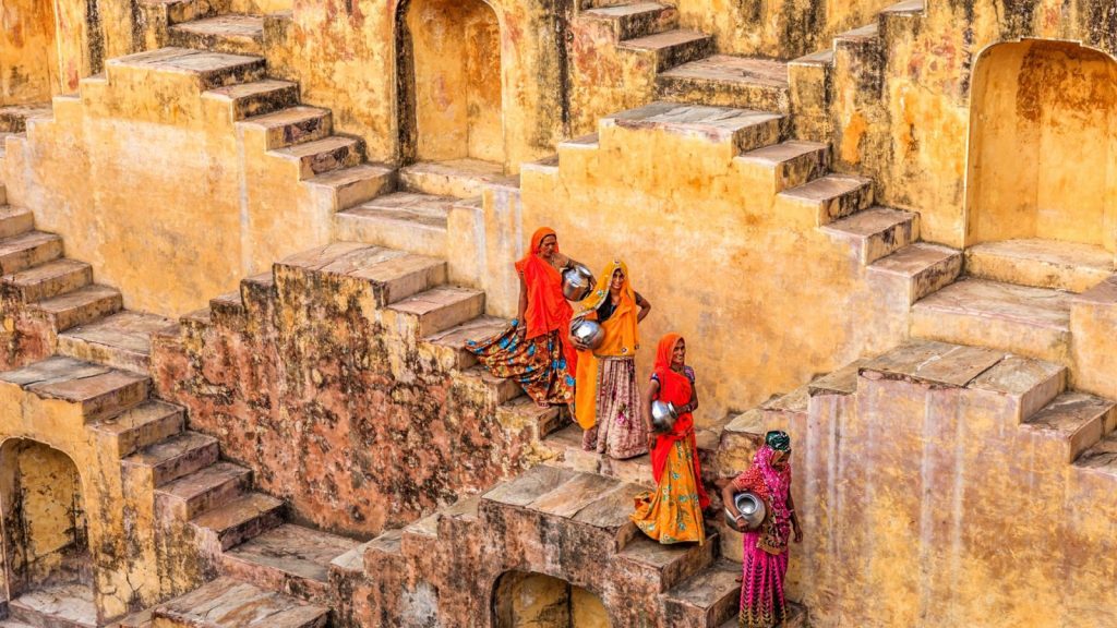 Escalera escalonada en Jaipur Patrimonio Mundial de la Unesco