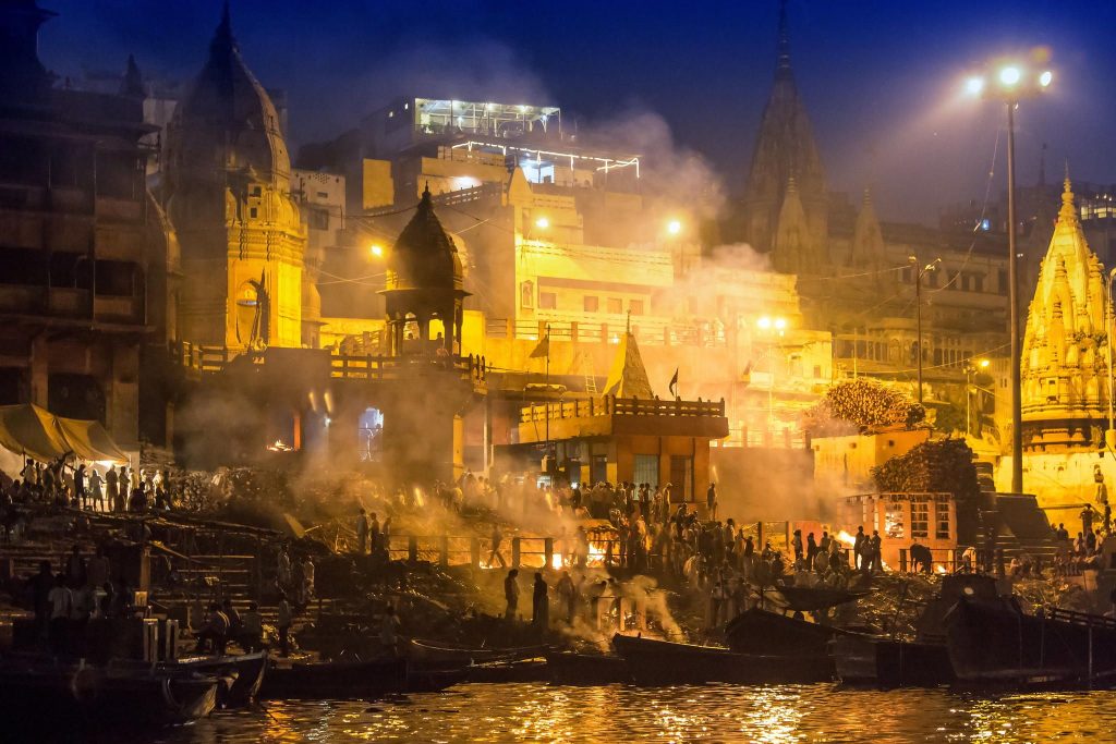 Rituales de cremación en Varanasi 