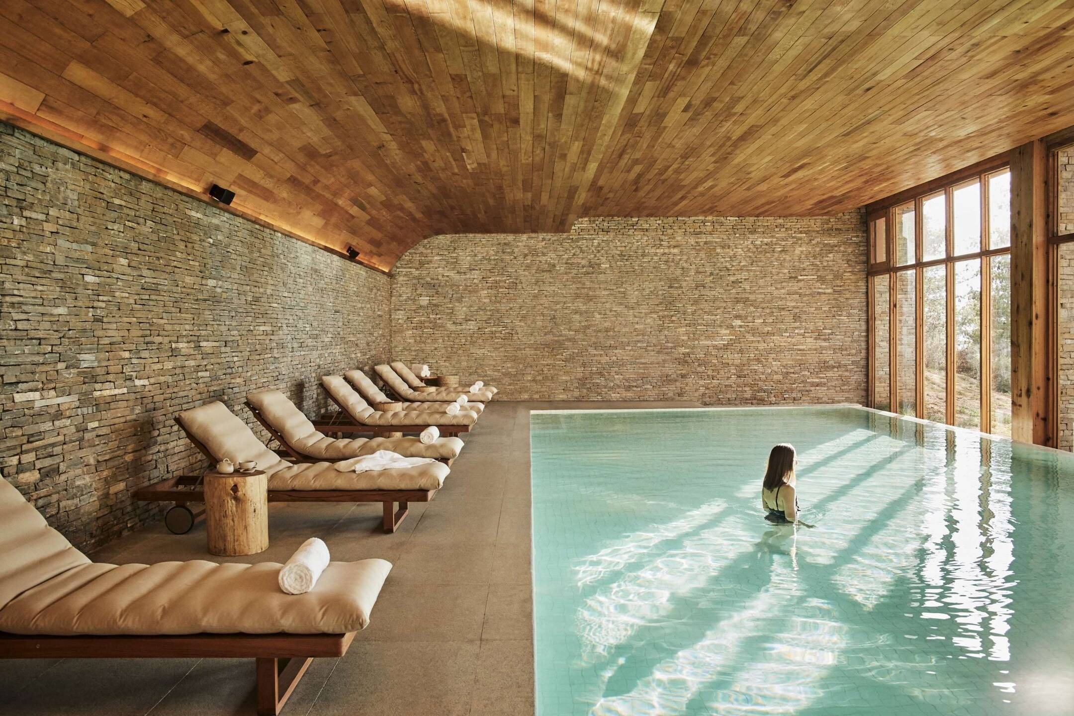 piscina wellness en six senses bután mejores spas de bután