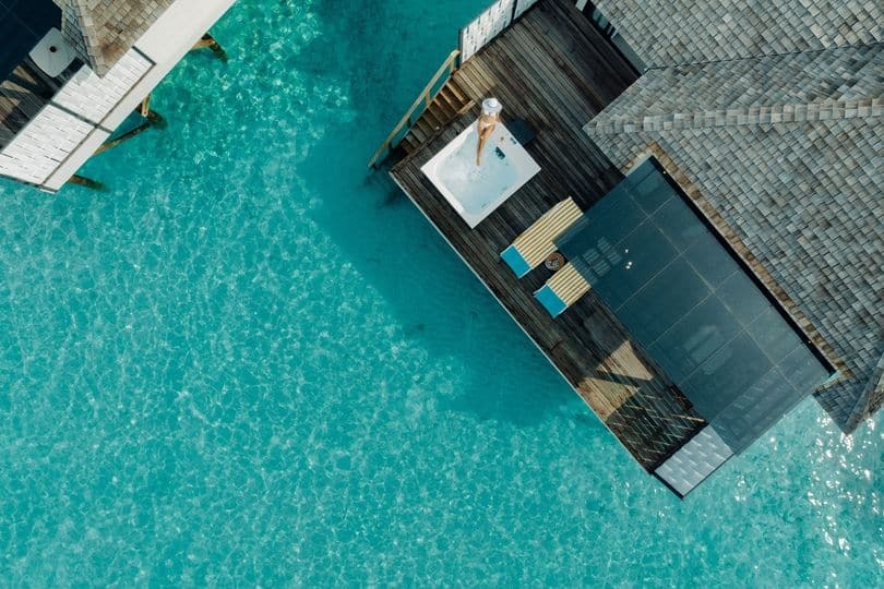 meditación submarina en maldivas