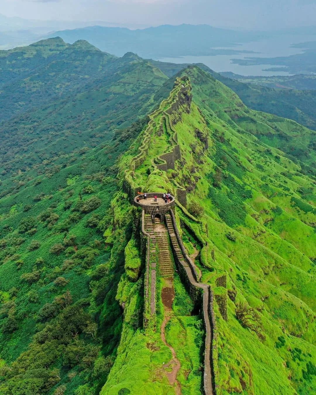 fuertes de maratha raigad fort en maharashtra