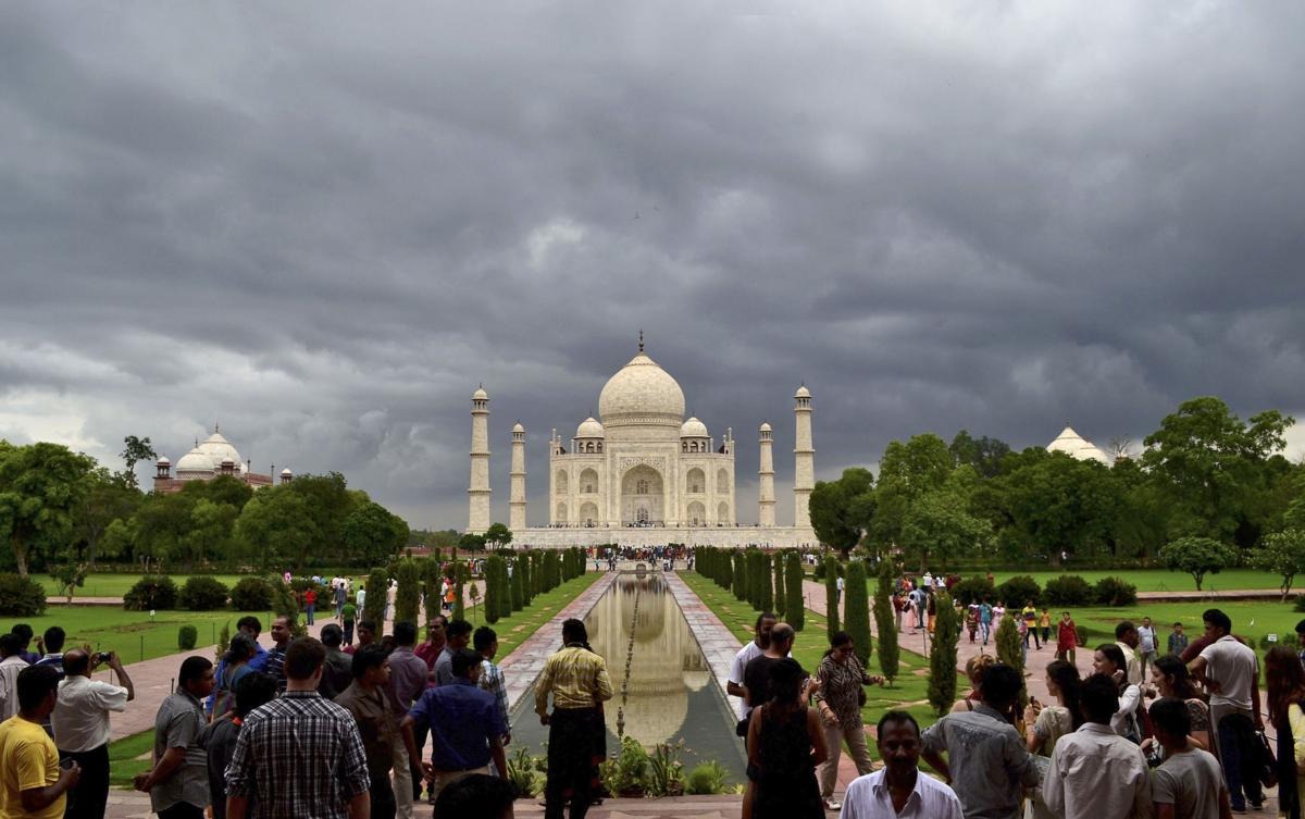 Taj Mahal durante el monzón