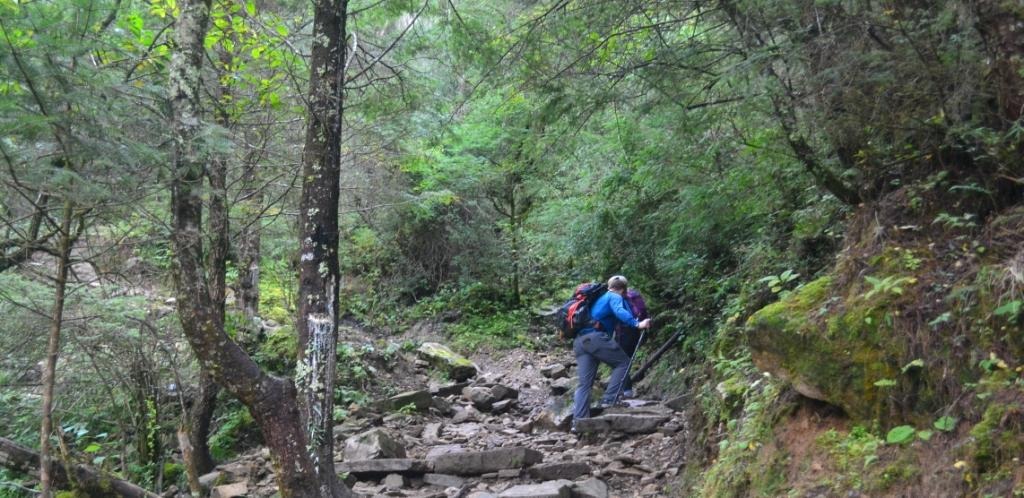 ruta de trekking en bután 