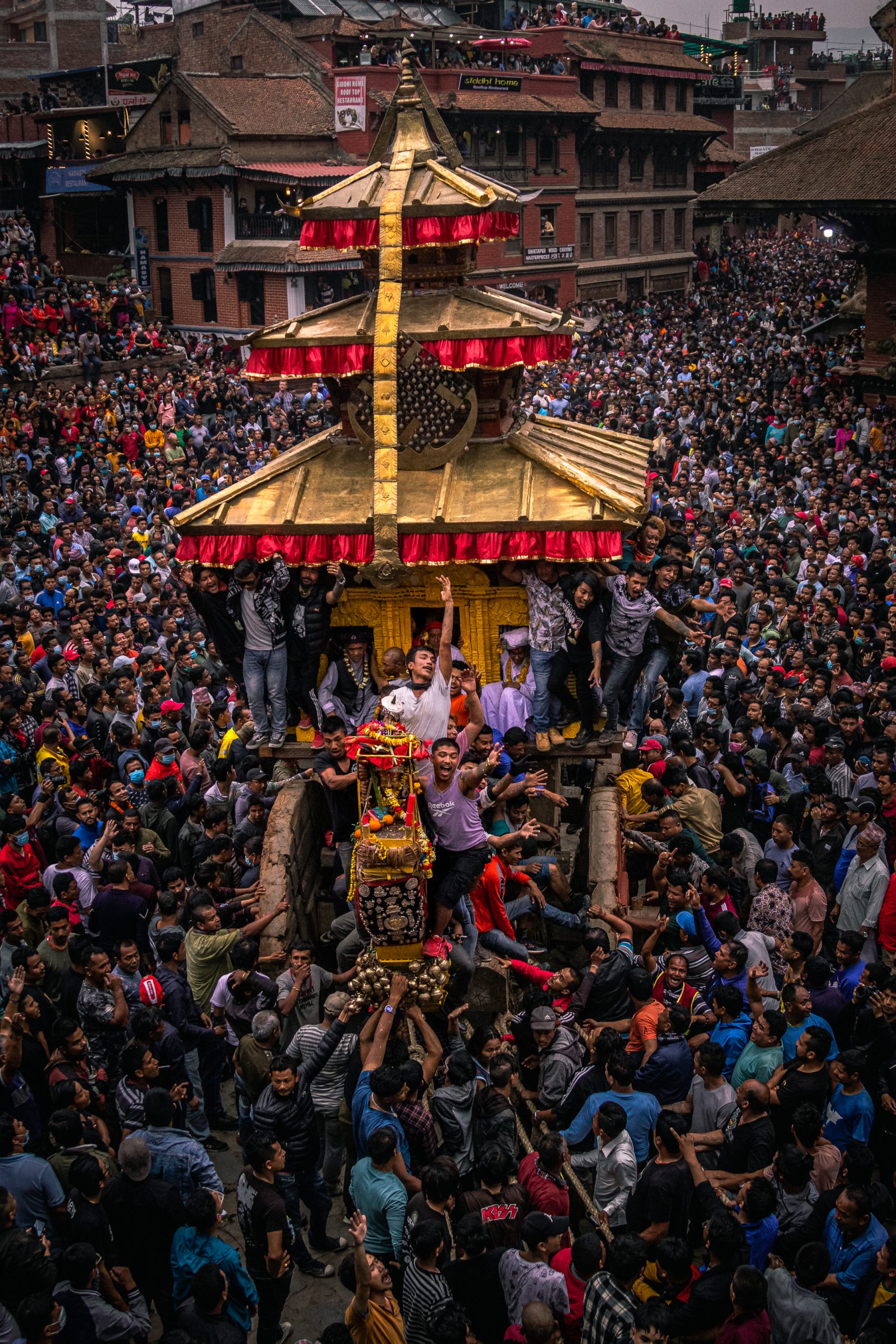biska jatra fiestas más curiosas de Nepal y Bután