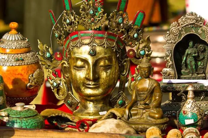 Fundir bronce arte de Bután 