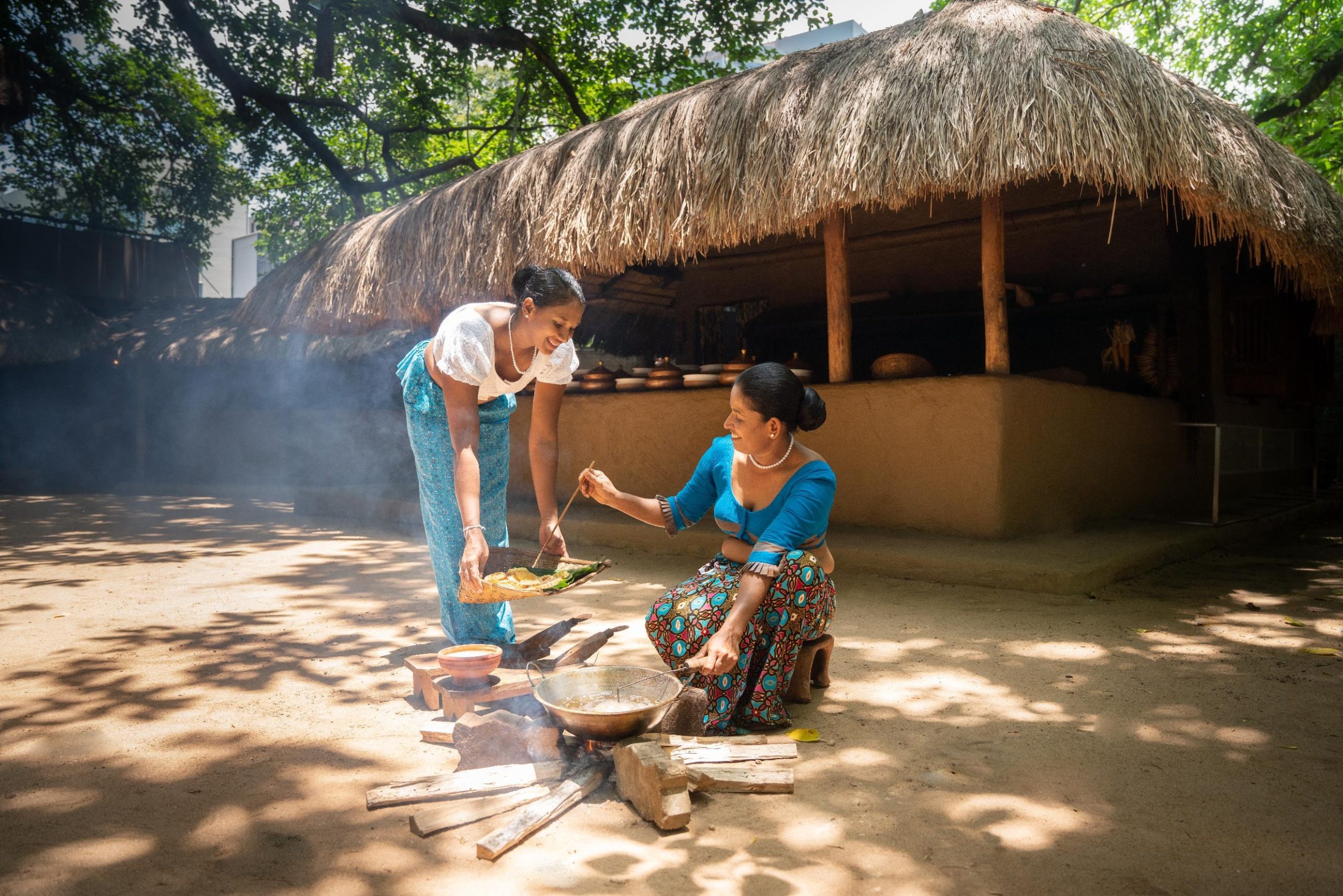mujeres en pueblo de sri lanka