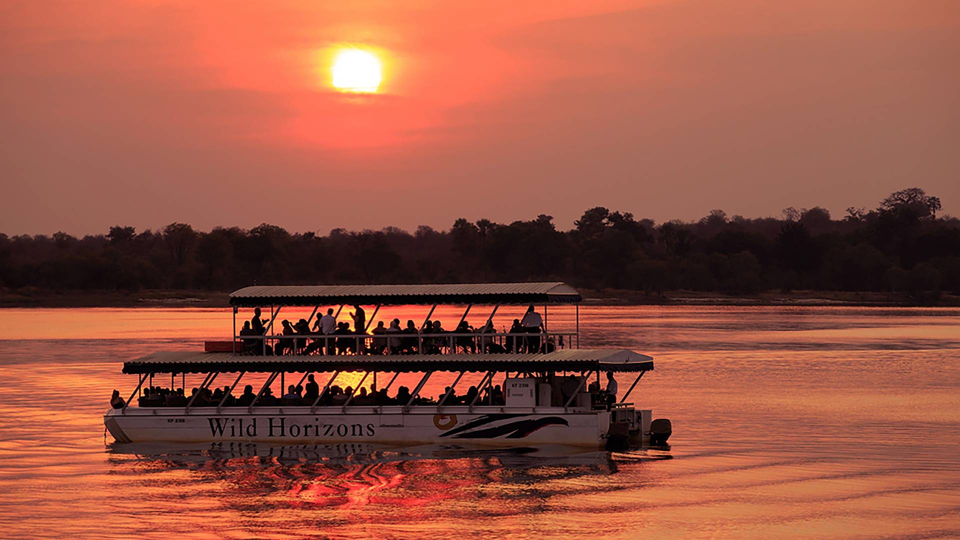 crucero al atardecer en río zambeze río zambeze