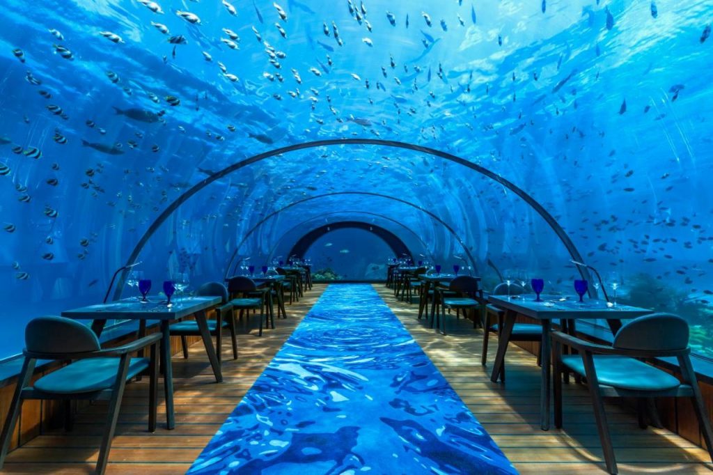 Restaurante 5.8 y ópera submarina en Maldivas