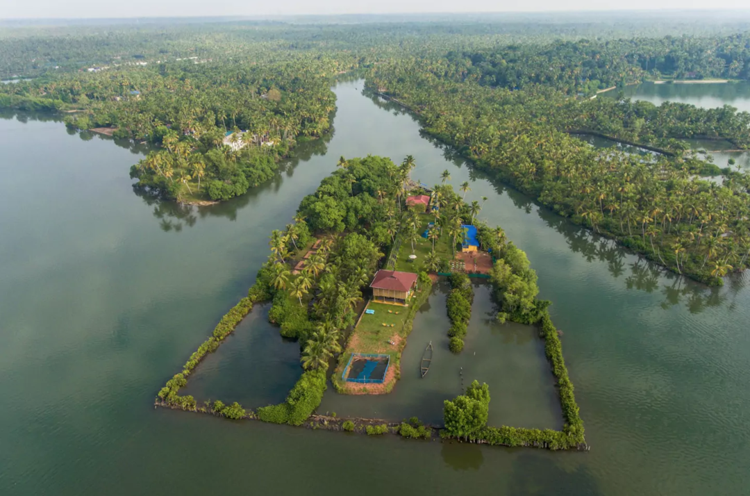 isla fluvial en alleppey backwaters de kerala