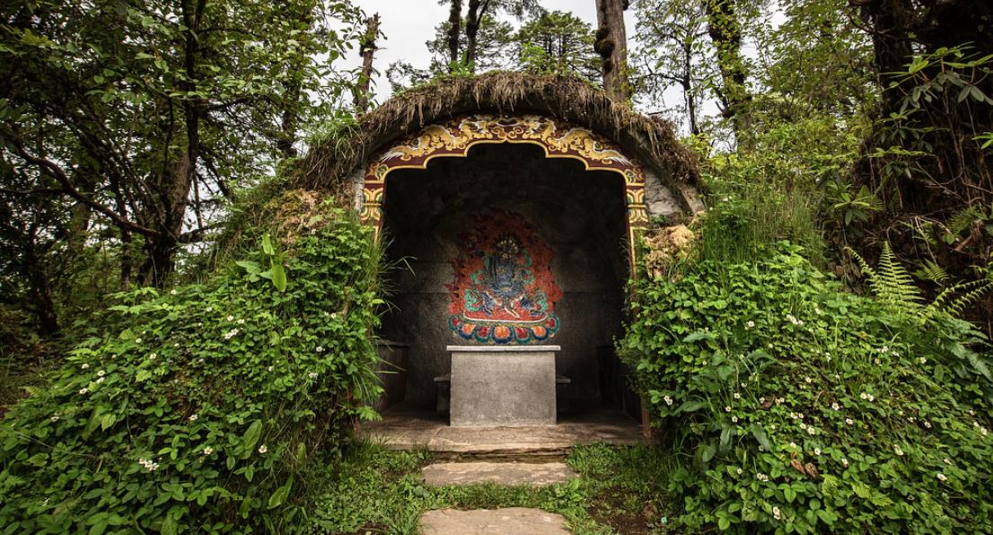 cuevas de meditación de bután