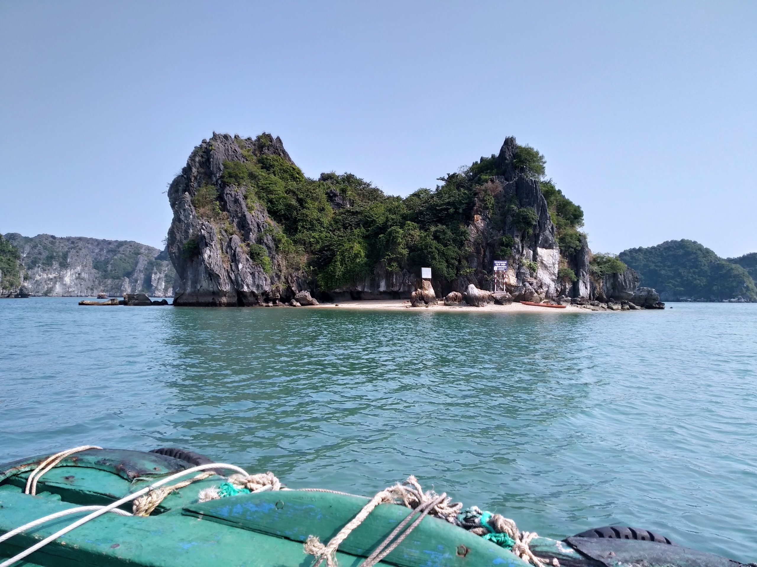 islote en lan ha bay lan ha bay