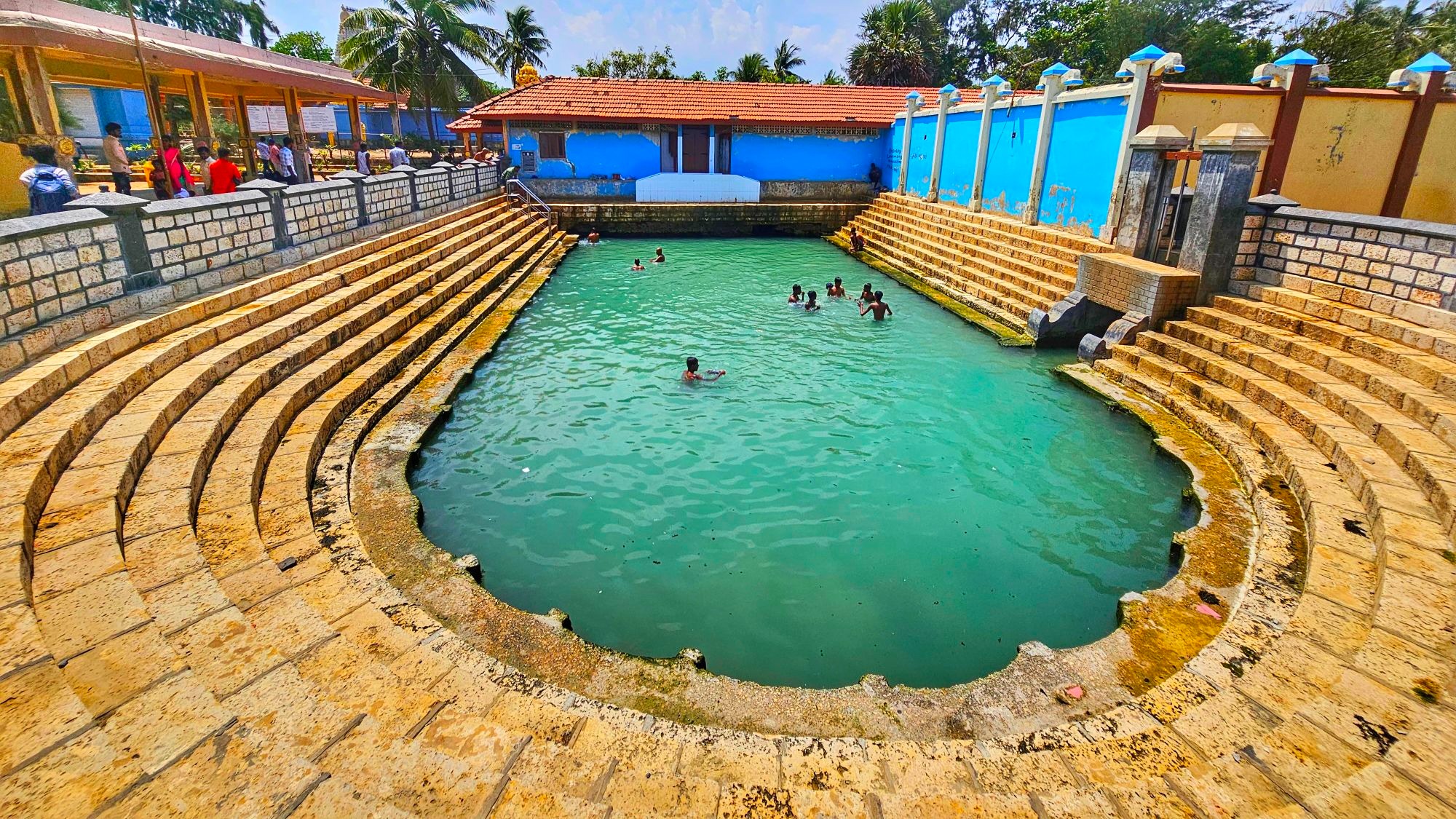 piscina de aguas termales en jaffna keerimalai en jaffna sri lanka