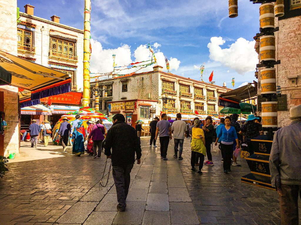 Calles de Lhasa en Tíbet