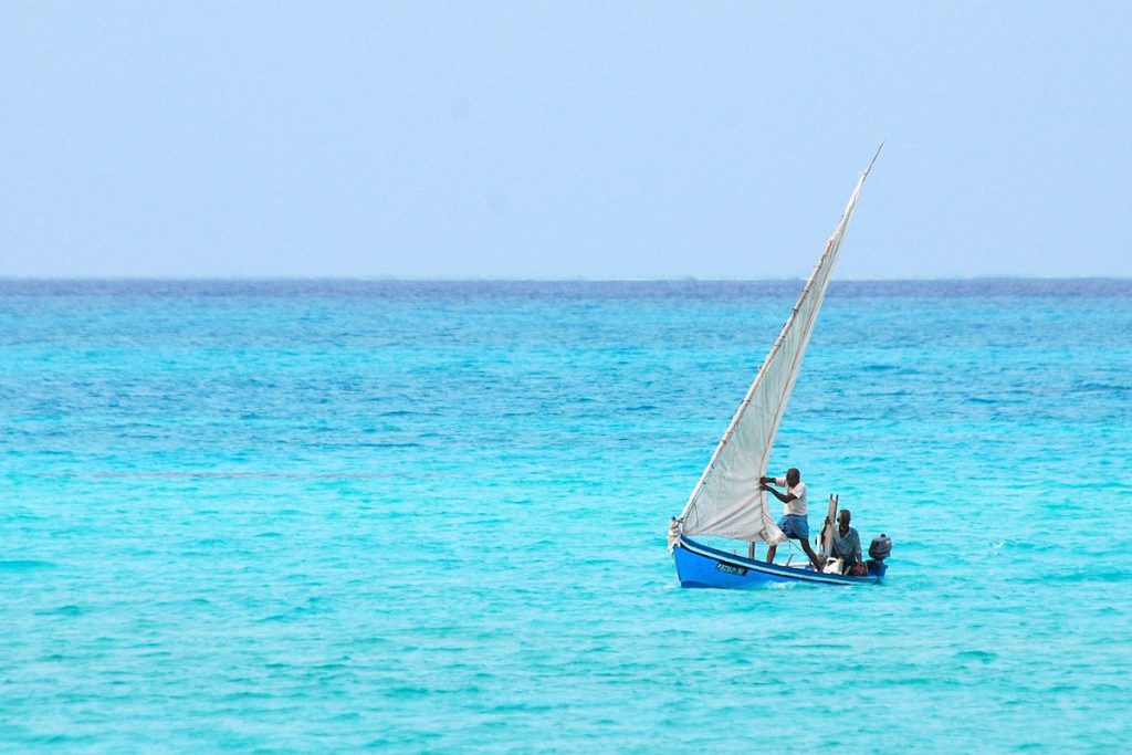 Embarcación tipo dhoni de Maldivas