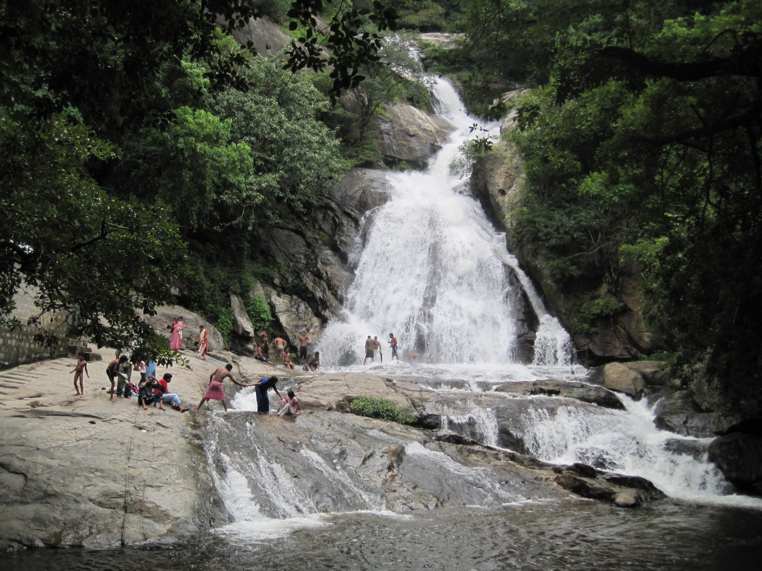 monkey falls coimbatore cascadas en el sur de india