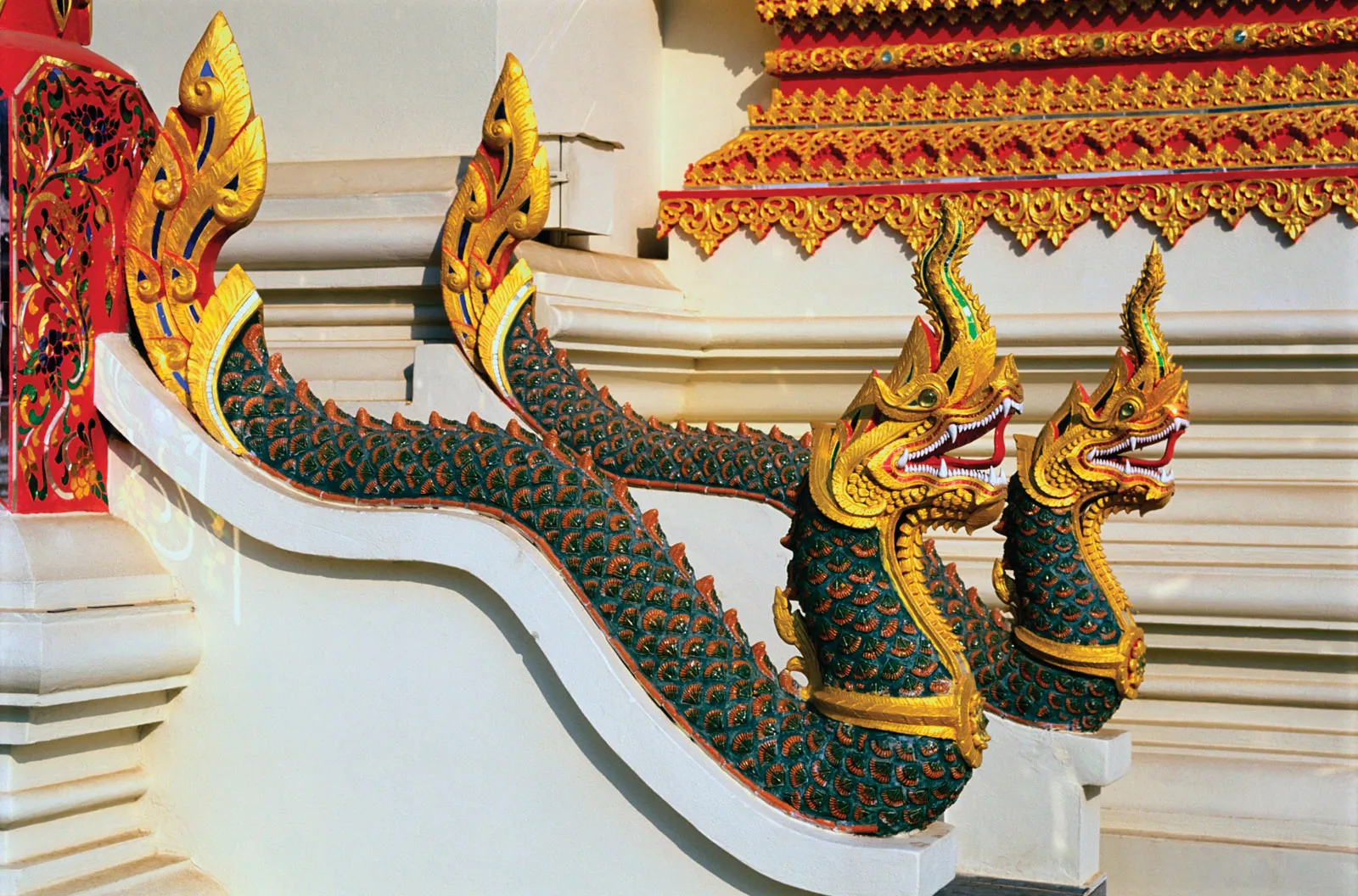 escultura nagas en india nagas