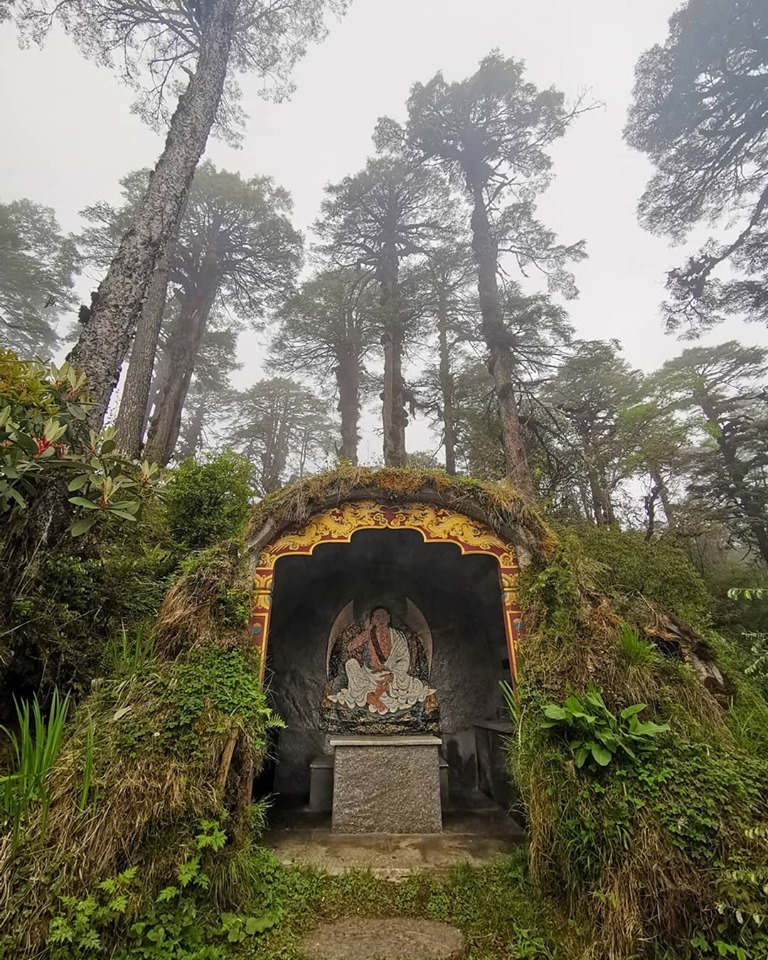 cuevas de meditación en bután