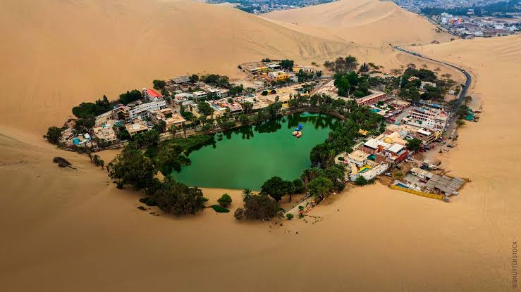 oasis de huacachina en el sur de peru huacachina