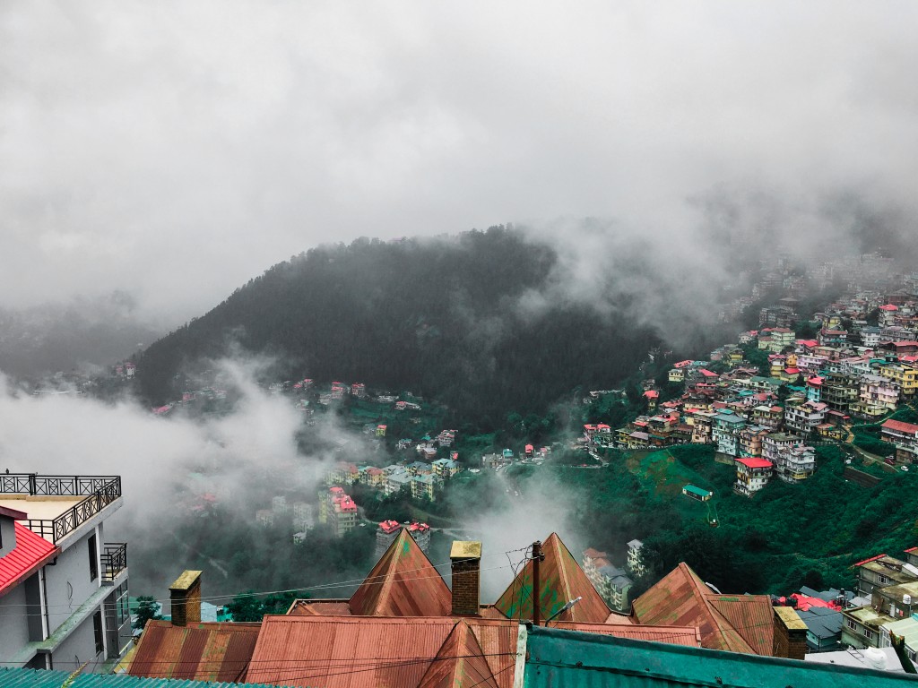 Vistas montañosas de la ciudad de Shimla
