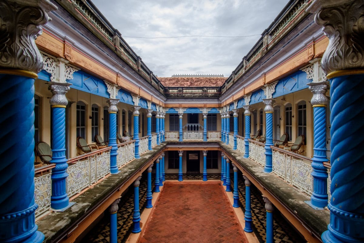 patio interior de chettinadu mansion mansiones de chettinad