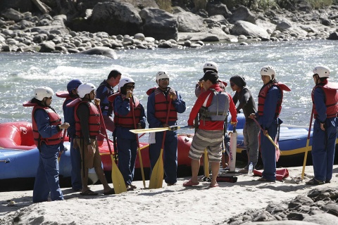 RAFTING EN BUTÁN © Sociedad Geográfica de las Indias by Álvaro Maldonado